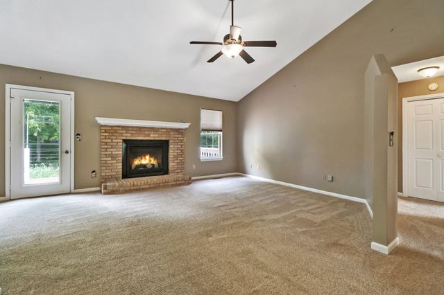 104 Minetta Dr, Crossville, TN 38558