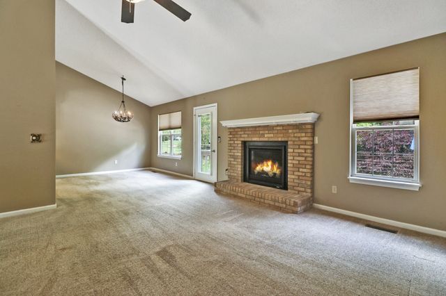 104 Minetta Dr, Crossville, TN 38558