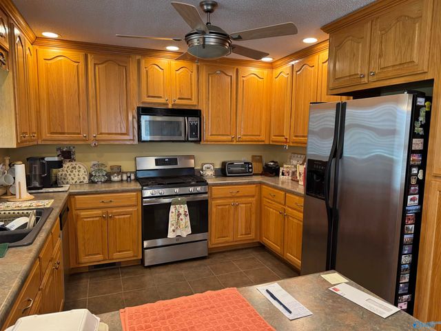 384 Lawson Gap Road, Boaz, AL 35956