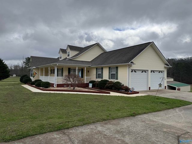 384 Lawson Gap Road, Boaz, AL 35956