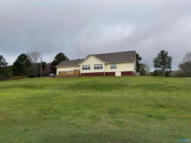 384 Lawson Gap Road, Boaz, AL 35956