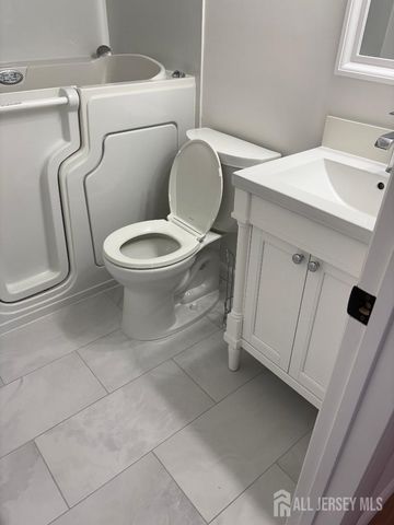 42 blvd E, Old Bridge, NJ 07735