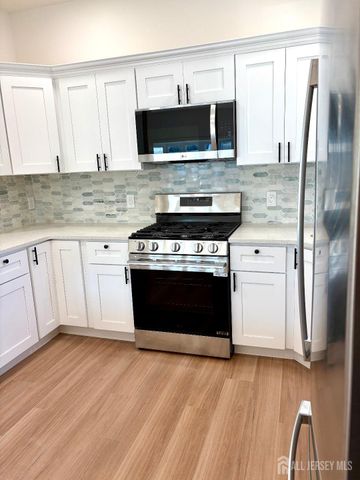 42 blvd E, Old Bridge, NJ 07735