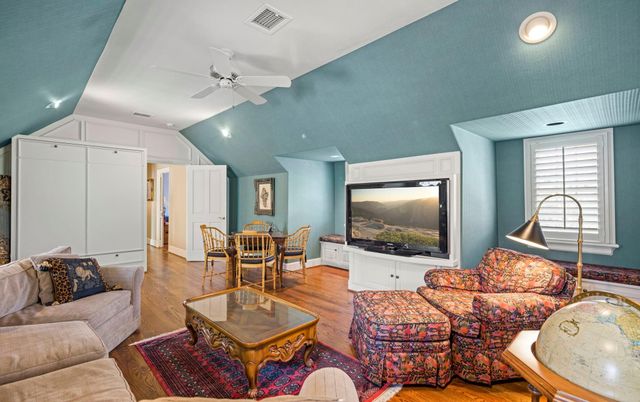 124 Florentine, Horseshoe Bay, TX 78657