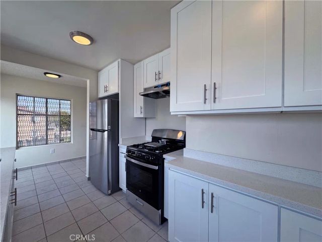 324 E 79th 3, Los Angeles, CA 90003