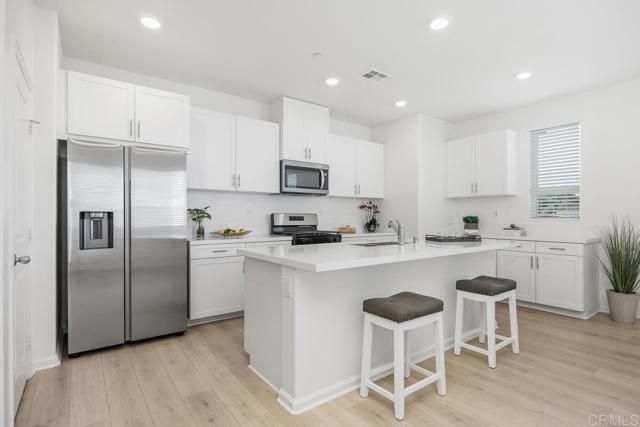 1047 Arrowood Trail, Vista, CA 92081