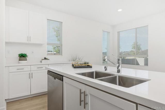 1047 Arrowood Trail, Vista, CA 92081