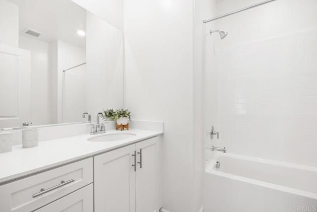 1047 Arrowood Trail, Vista, CA 92081