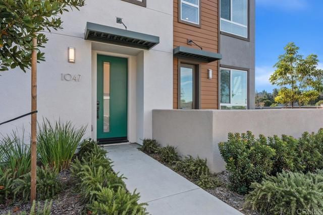 1047 Arrowood Trail, Vista, CA 92081
