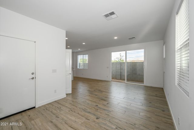 9517 E Talon Avenue, Mesa, AZ 85212