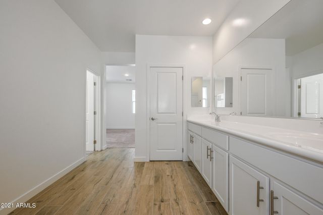 9517 E Talon Avenue, Mesa, AZ 85212