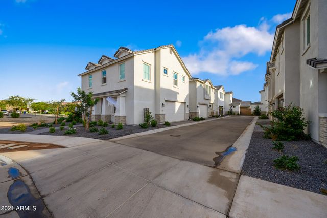 9517 E Talon Avenue, Mesa, AZ 85212