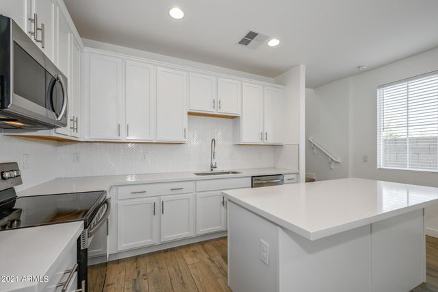 9517 E Talon Avenue, Mesa, AZ 85212