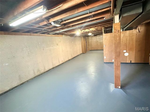1213 Addison Drive, St Louis, MO 63137