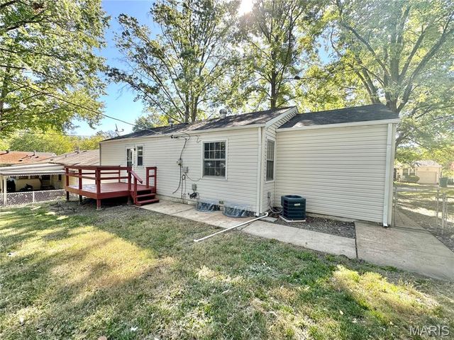 1213 Addison Drive, St Louis, MO 63137