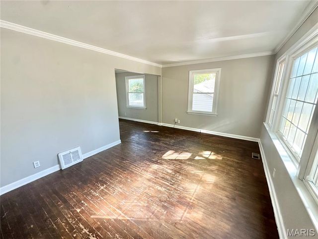 1213 Addison Drive, St Louis, MO 63137