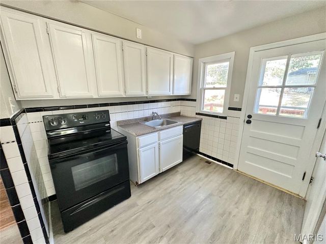 1213 Addison Drive, St Louis, MO 63137