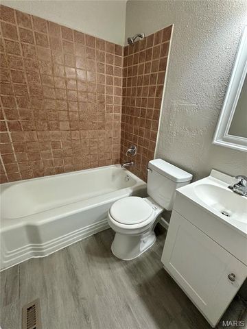1213 Addison Drive, St Louis, MO 63137