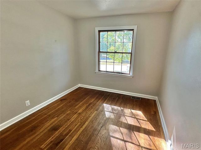 1213 Addison Drive, St Louis, MO 63137