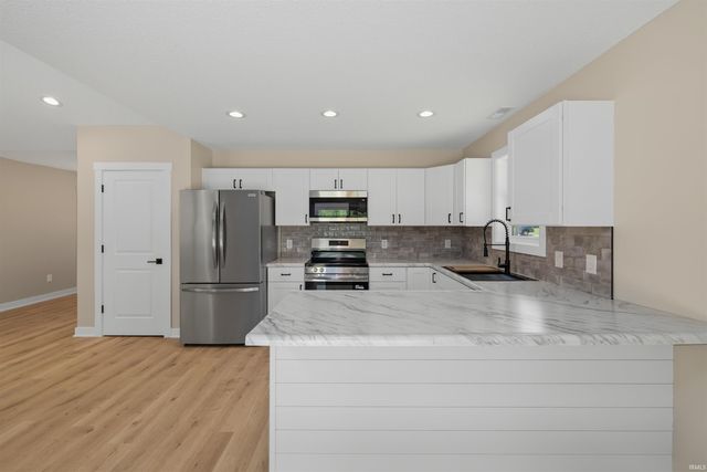 203 S Ivy Lane, Butler, IN 46721