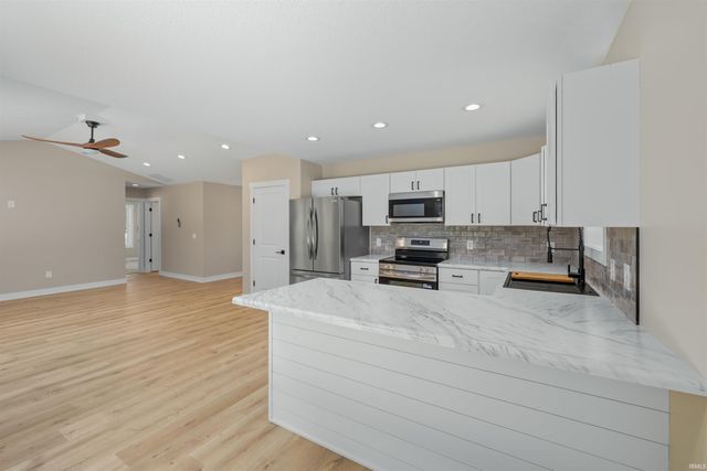 203 S Ivy Lane, Butler, IN 46721