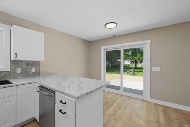 203 S Ivy Lane, Butler, IN 46721