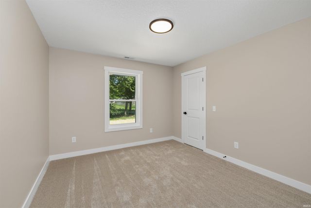 203 S Ivy Lane, Butler, IN 46721