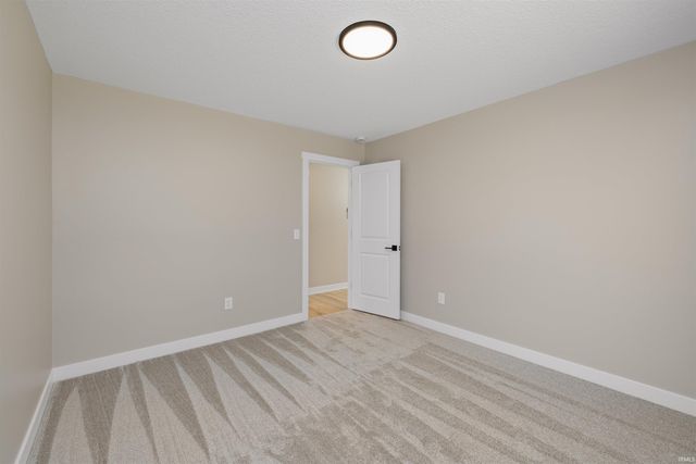 203 S Ivy Lane, Butler, IN 46721