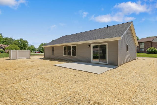 203 S Ivy Lane, Butler, IN 46721