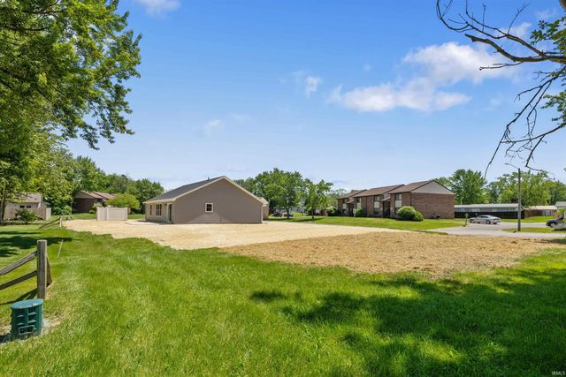 203 S Ivy Lane, Butler, IN 46721