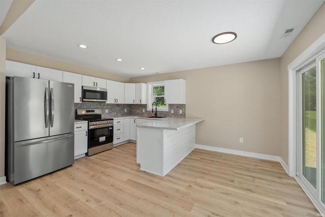 203 S Ivy Lane, Butler, IN 46721