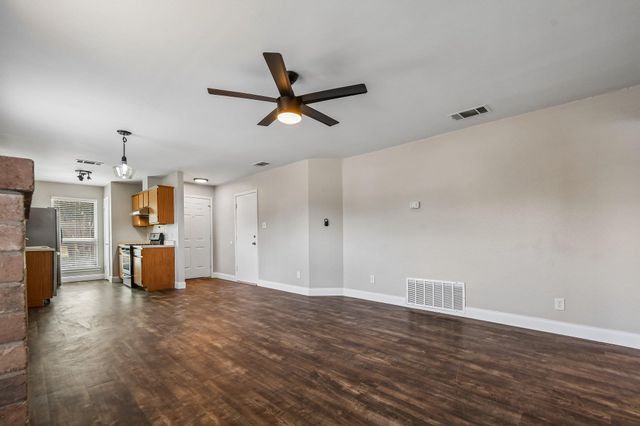 1611 Lantern Light DR, Round Rock, TX 78681