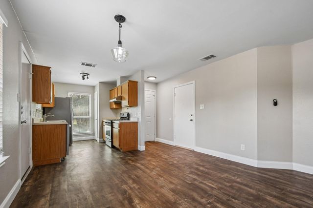 1611 Lantern Light DR, Round Rock, TX 78681