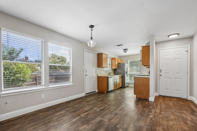 1611 Lantern Light DR, Round Rock, TX 78681