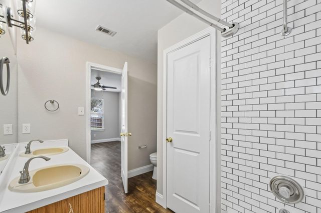 1611 Lantern Light DR, Round Rock, TX 78681