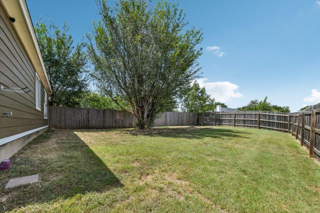 1611 Lantern Light DR, Round Rock, TX 78681