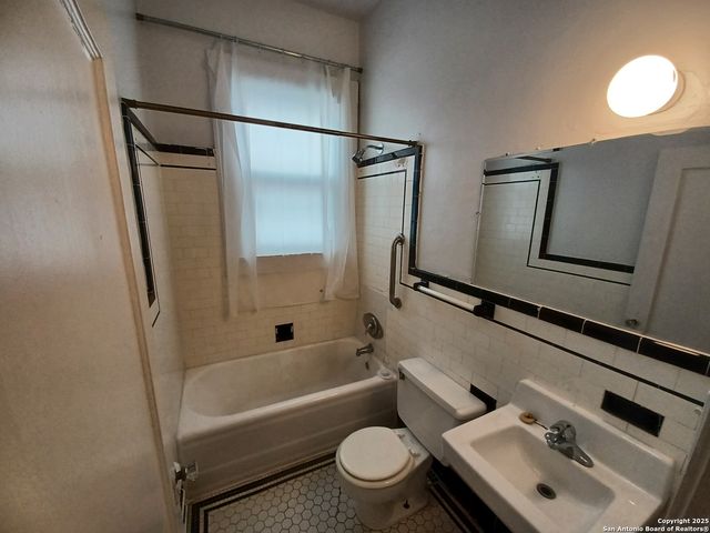 219 W Magnolia, San Antonio, TX 78212