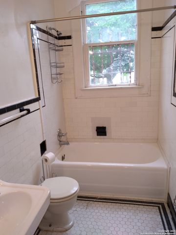 219 W Magnolia, San Antonio, TX 78212