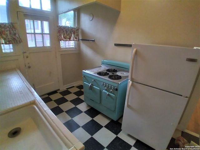 219 W Magnolia, San Antonio, TX 78212