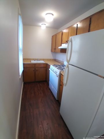 219 W Magnolia, San Antonio, TX 78212
