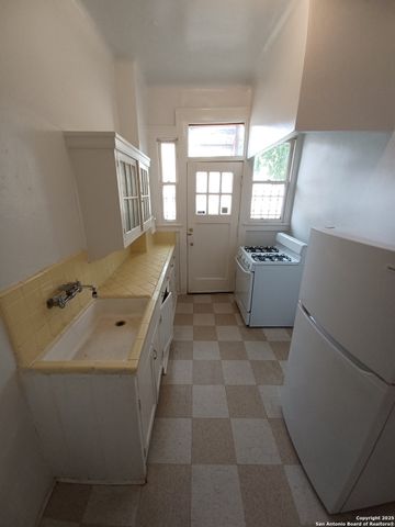 219 W Magnolia, San Antonio, TX 78212