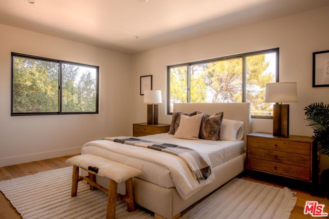 122 Patrician Way, Pasadena, CA 91105