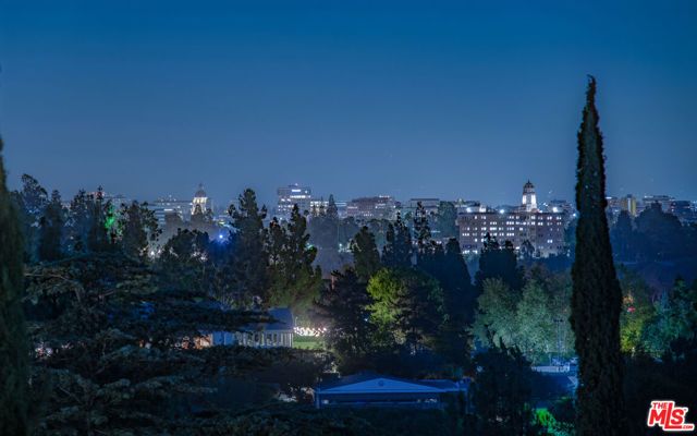 122 Patrician Way, Pasadena, CA 91105