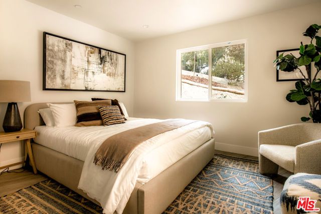 122 Patrician Way, Pasadena, CA 91105