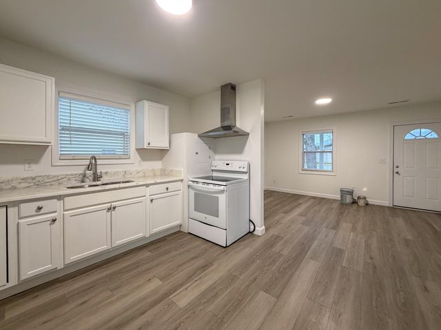 605 Flegal Avenue, Rossville, GA 30741