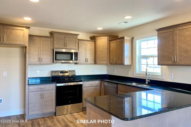 823 Maritime Way, Jacksonville, NC 28546