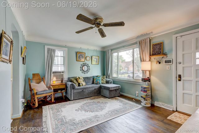 521 E Chesterfield Street, Ferndale, MI 48220