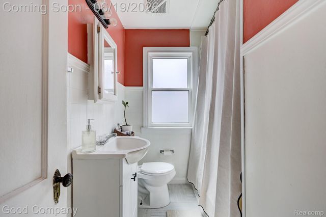 521 E Chesterfield Street, Ferndale, MI 48220
