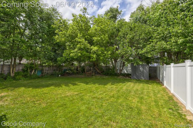 521 E Chesterfield Street, Ferndale, MI 48220