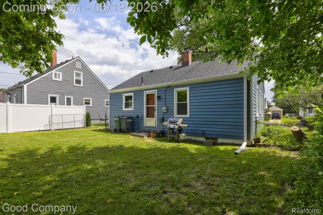 521 E Chesterfield Street, Ferndale, MI 48220
